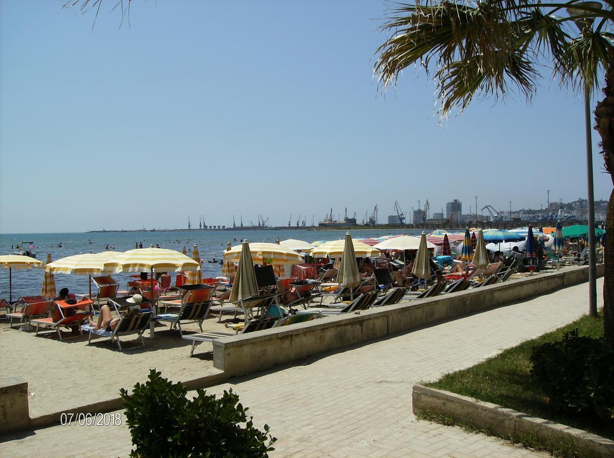 Hotel Amras House Durrës Exterior foto